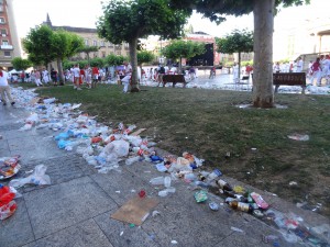 trash at San Fermin